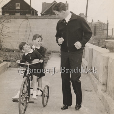 Howard, Jay and Dad out for a Sunday jog and ride.